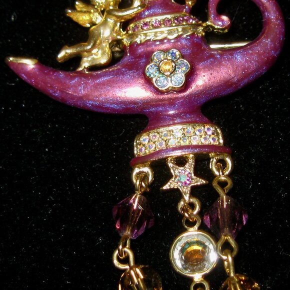 "KIRKS FOLLY NEW, RARE SPARKLING "ALLADIN'S LAMP BROOCH" NEW OLD STOCK-SALE - Picture 5 of 6